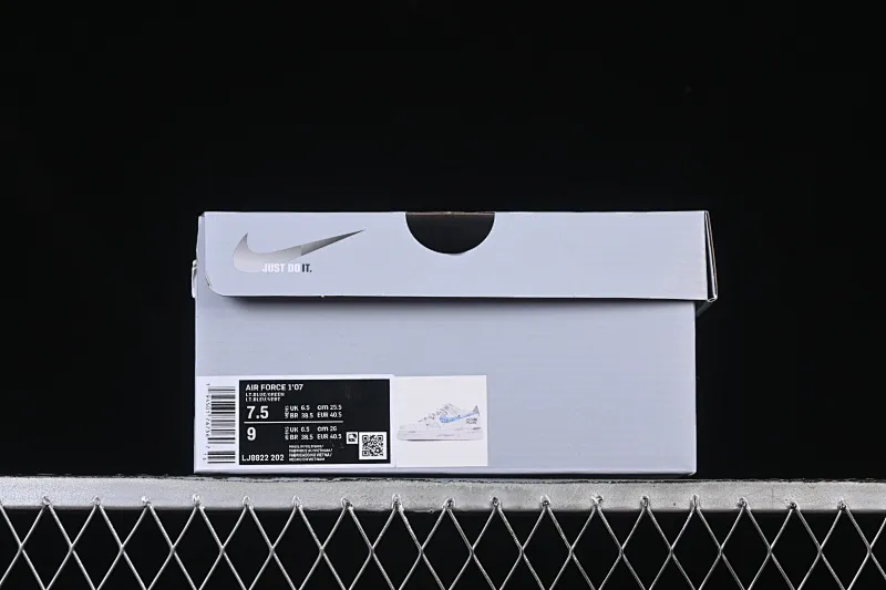 All categories Nk Air Force 1 Air Force series Nk Air Force 1 Low Air Force low-top Nike Air Force 1'07 Low "Grey Tune Era" Hand-painted graffiti Gray Tune Era Air Force 1 low-top casual sneakers LJ8822-202